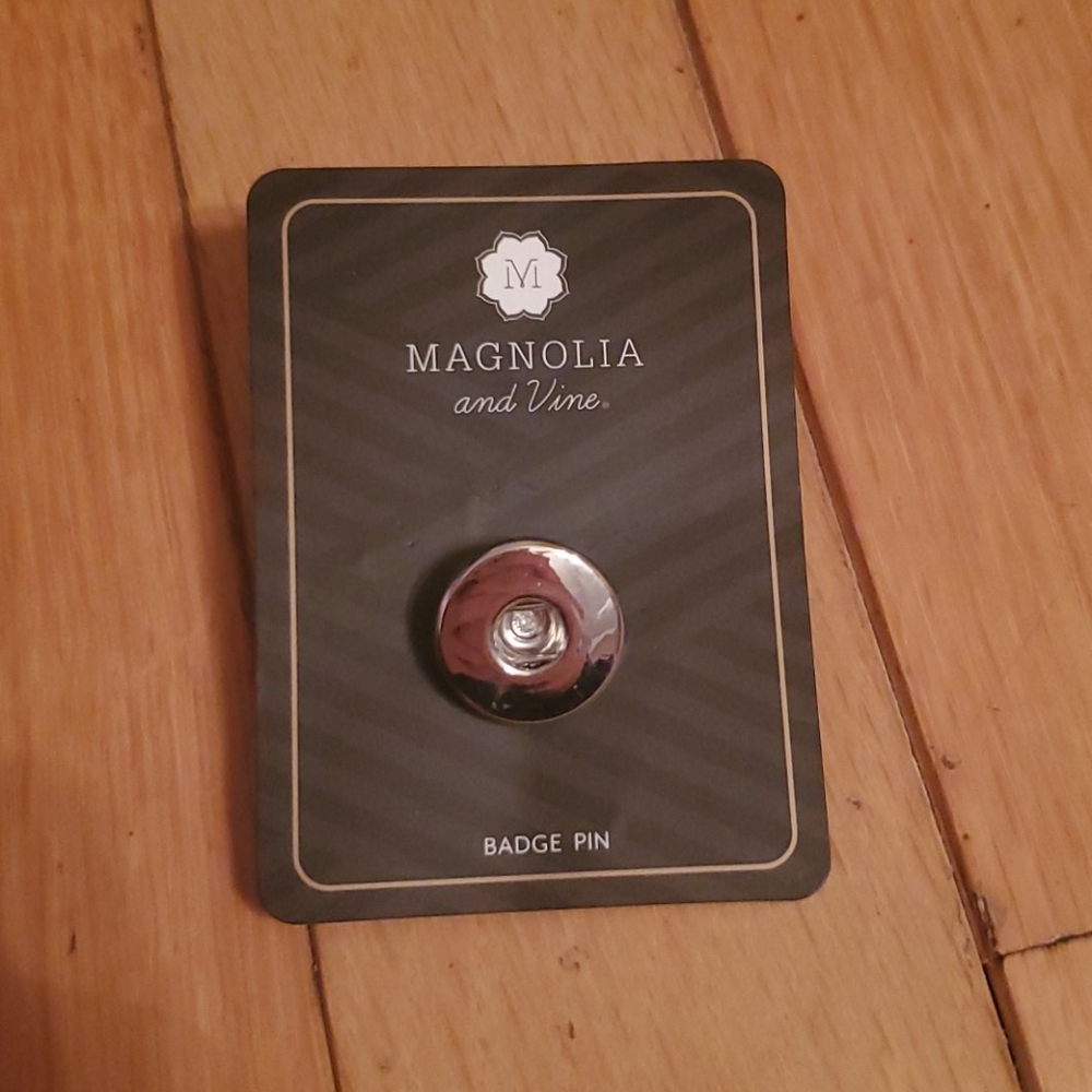 Magnolia & Vine Badge Pin
